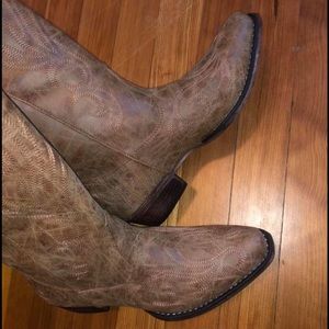 Roper women’s cowboy boots 8.5